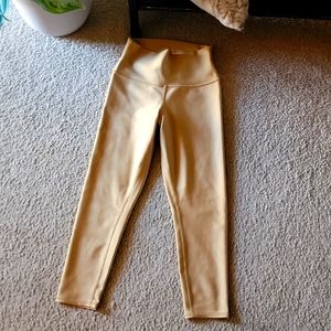 ALO Yoga Capri Leggings